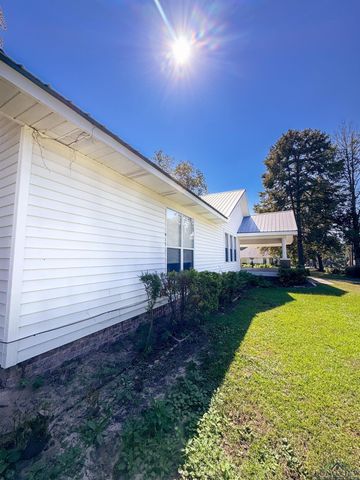 206 Park, Atlanta, TX 75551