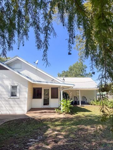 206 Park, Atlanta, TX 75551