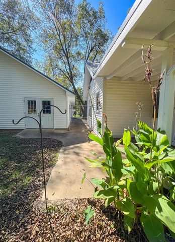 206 Park, Atlanta, TX 75551