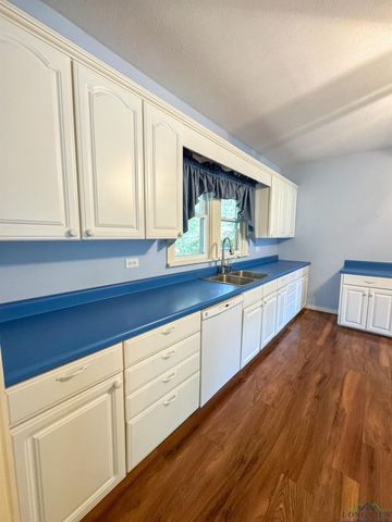 206 Park, Atlanta, TX 75551