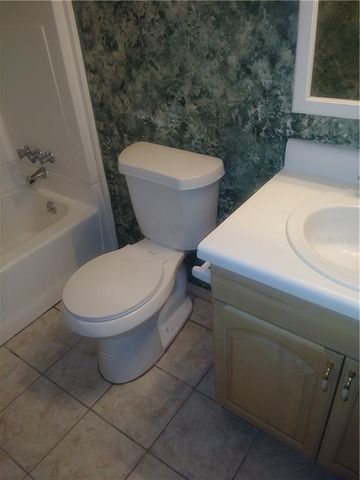 902 LAKE DESTINY ROAD B, Altamonte Springs, FL 32714
