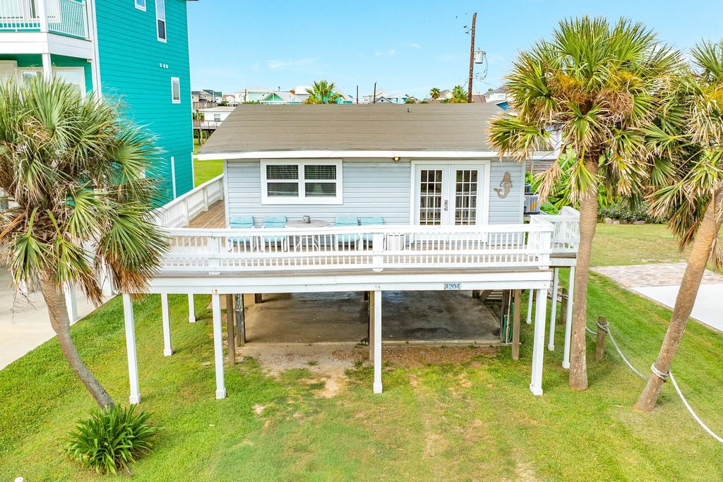 4204 Vista Road, Galveston, TX 77554