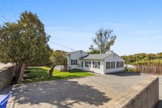 3421 Pawtucket Avenue, East Providence, RI 02915