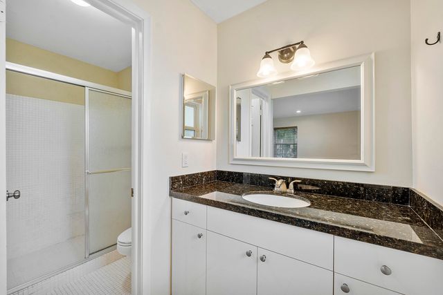 8095 W Saint John Avenue W, Boynton Beach, FL 33472