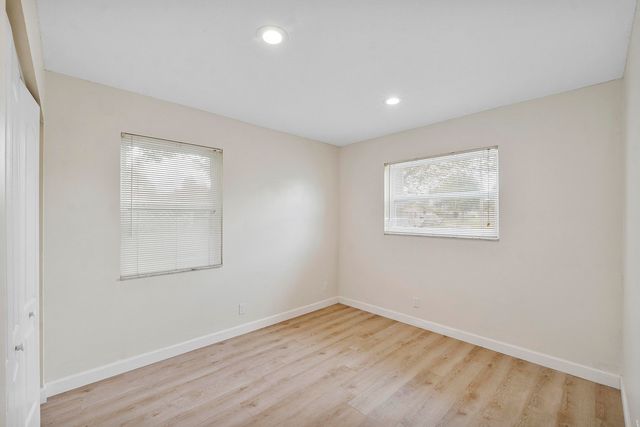 8095 W Saint John Avenue W, Boynton Beach, FL 33472