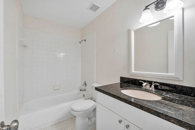 8095 W Saint John Avenue W, Boynton Beach, FL 33472