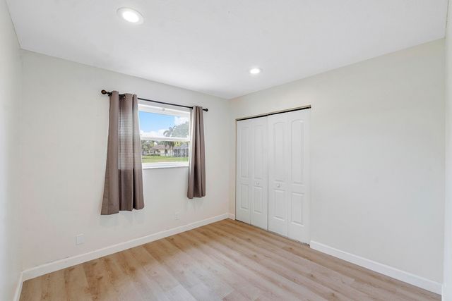 8095 W Saint John Avenue W, Boynton Beach, FL 33472