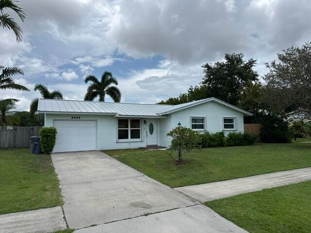 8095 W Saint John Avenue W, Boynton Beach, FL 33472