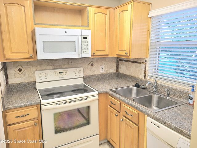 100 Summer Place 7, Merritt Island, FL 32953