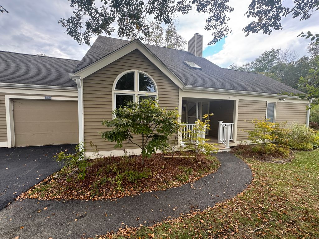 87 Canaan Road APT 3H, Salisbury, CT 06068