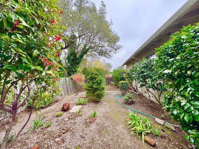 2760 Clifford St, Napa, CA 94558