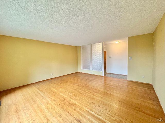 2760 Clifford St, Napa, CA 94558