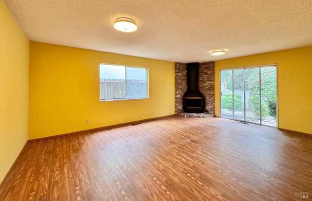 2760 Clifford St, Napa, CA 94558