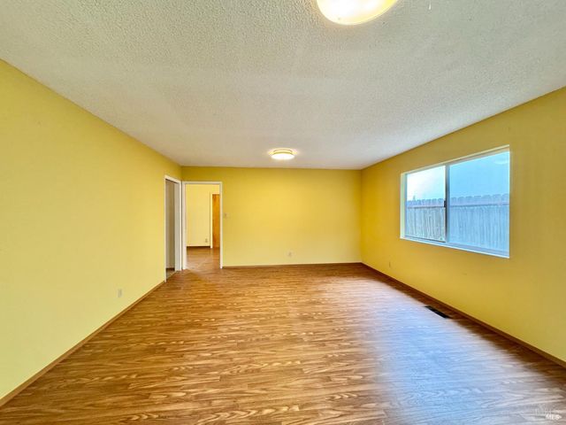 2760 Clifford St, Napa, CA 94558