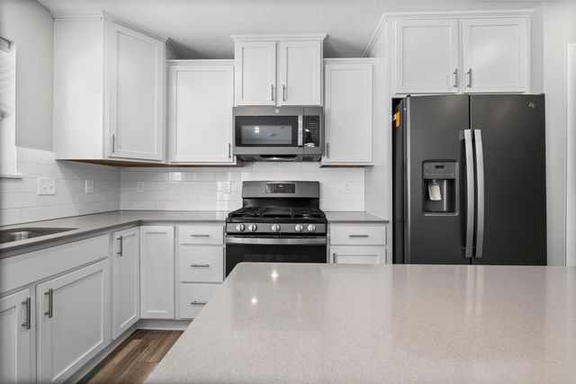 9468 Bridle Way, Victoria, MN 55386