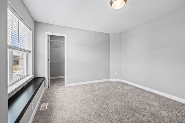 9468 Bridle Way, Victoria, MN 55386