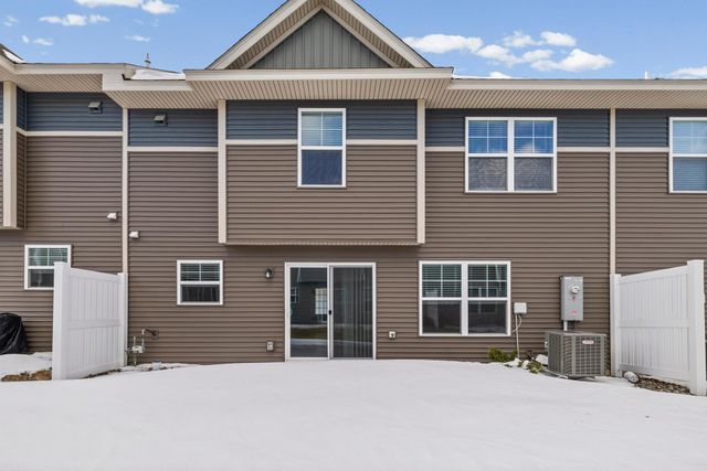 9468 Bridle Way, Victoria, MN 55386