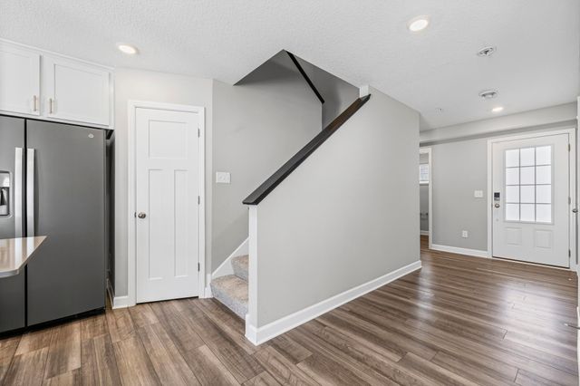 9468 Bridle Way, Victoria, MN 55386