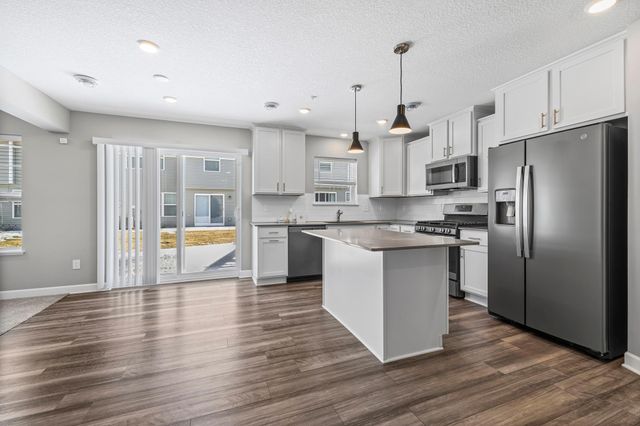 9468 Bridle Way, Victoria, MN 55386