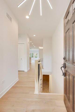 894 N Quentin Road, Palatine, IL 60067