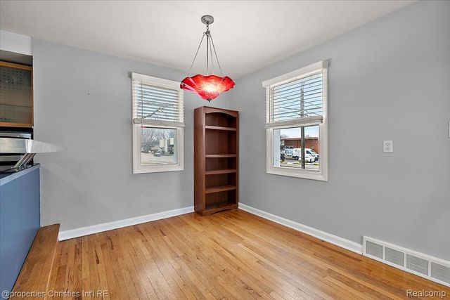 2435 Sunnyknoll Avenue, Berkley, MI 48072