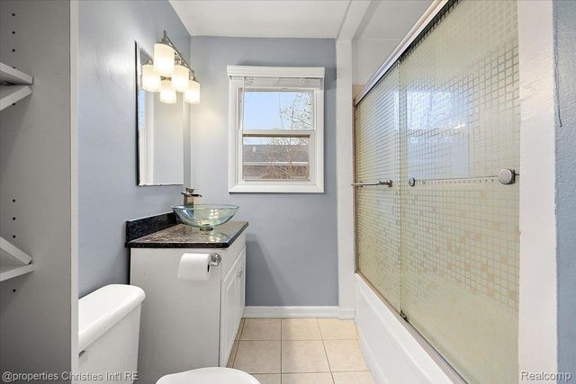 2435 Sunnyknoll Avenue, Berkley, MI 48072