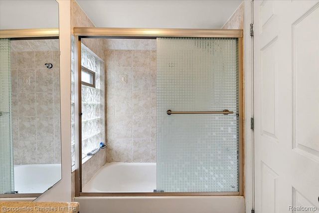 2435 Sunnyknoll Avenue, Berkley, MI 48072