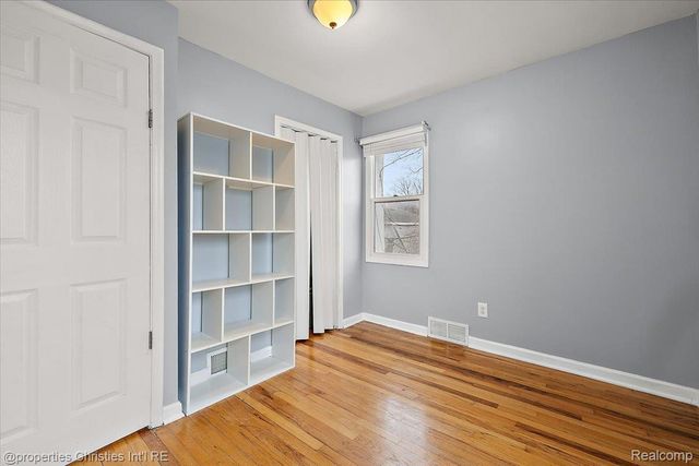 2435 Sunnyknoll Avenue, Berkley, MI 48072