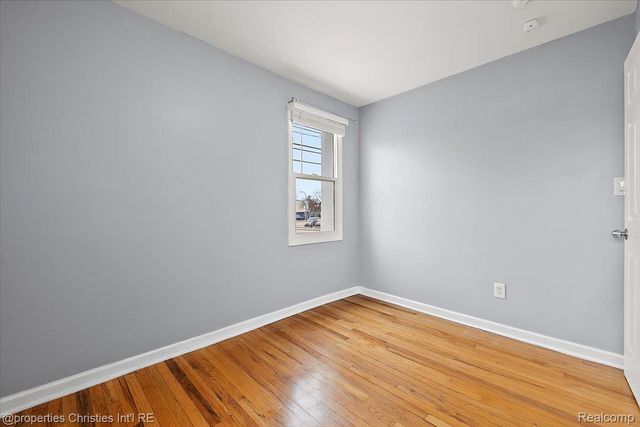 2435 Sunnyknoll Avenue, Berkley, MI 48072