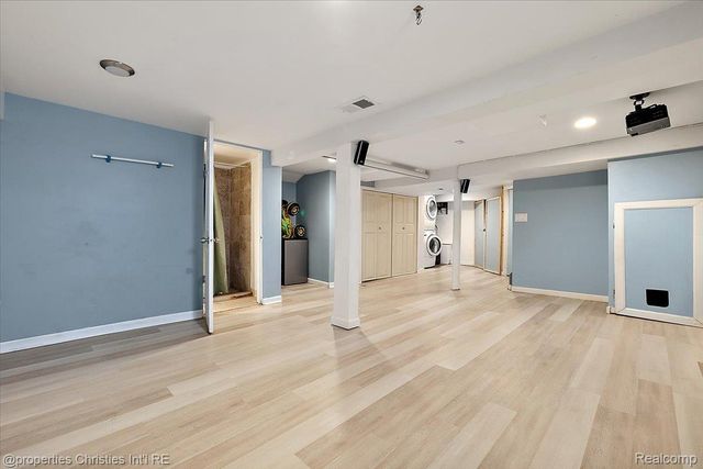 2435 Sunnyknoll Avenue, Berkley, MI 48072