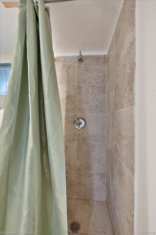 2435 Sunnyknoll Avenue, Berkley, MI 48072