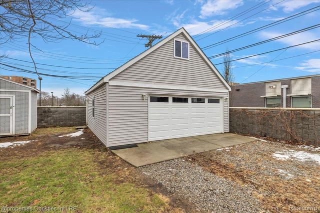 2435 Sunnyknoll Avenue, Berkley, MI 48072