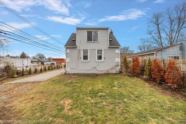 2435 Sunnyknoll Avenue, Berkley, MI 48072