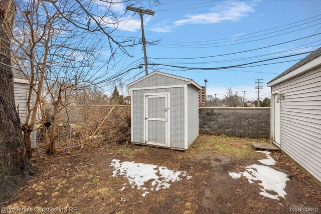 2435 Sunnyknoll Avenue, Berkley, MI 48072