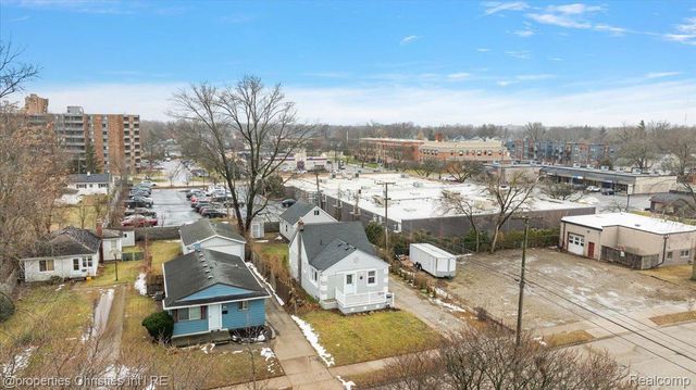 2435 Sunnyknoll Avenue, Berkley, MI 48072