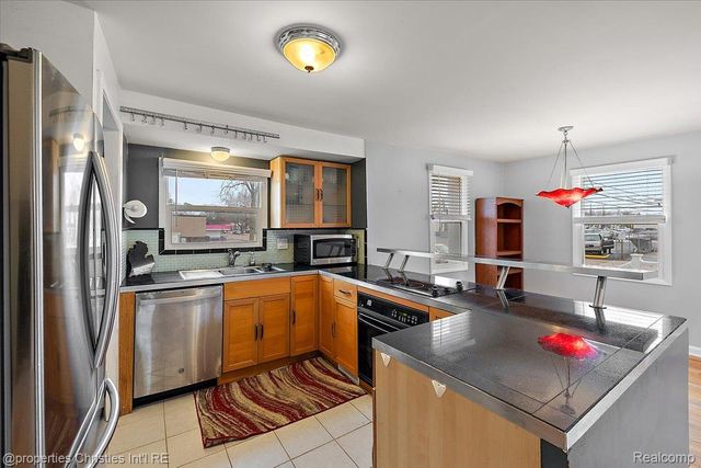 2435 Sunnyknoll Avenue, Berkley, MI 48072