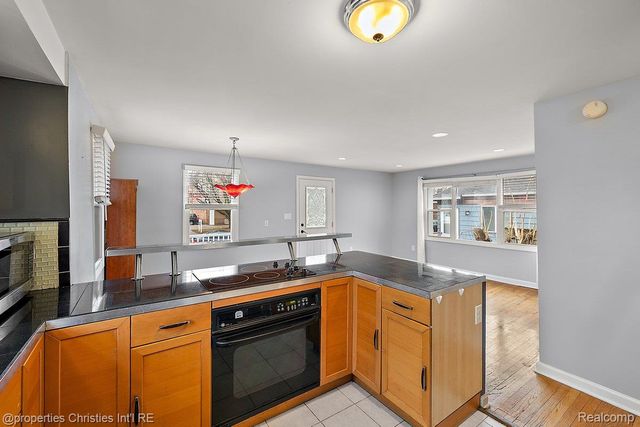 2435 Sunnyknoll Avenue, Berkley, MI 48072