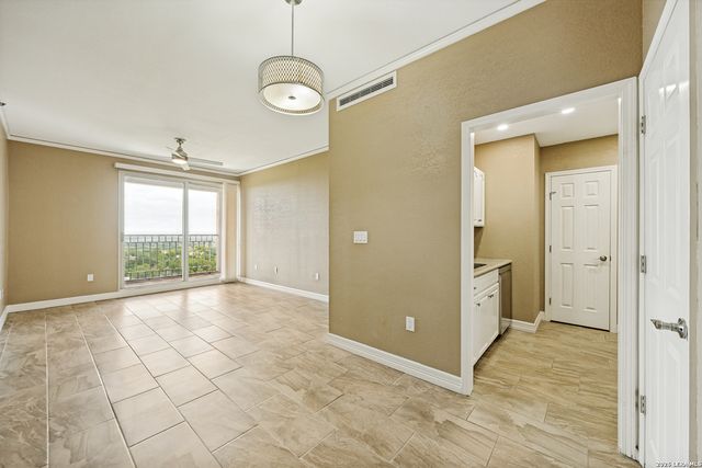 1 Towers Park Ln Apt 1205, San Antonio, TX 78209