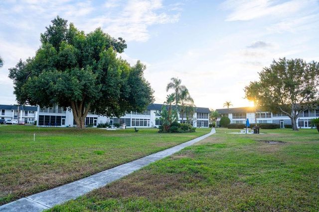 304 46TH AVENUE TERRACE W 216, Bradenton, FL 34207