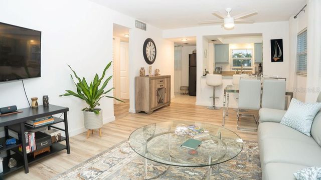 304 46TH AVENUE TERRACE W 216, Bradenton, FL 34207