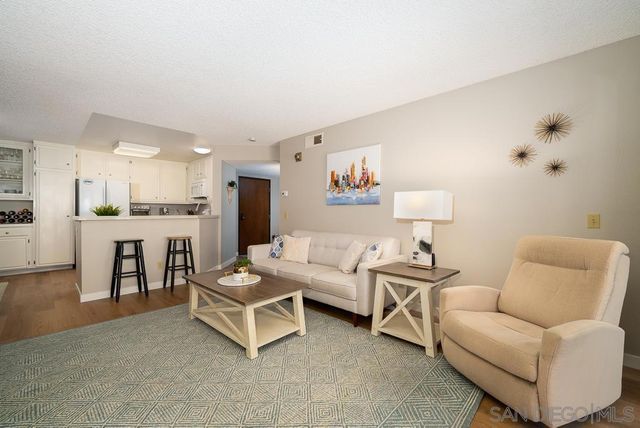 17617 Pomerado Rd 215, San Diego, CA 92128