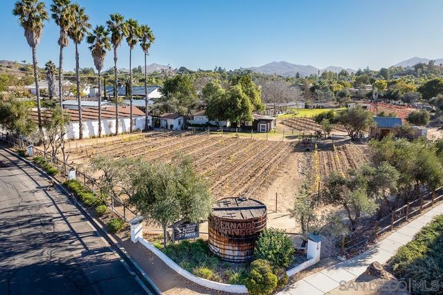 17617 Pomerado Rd 215, San Diego, CA 92128