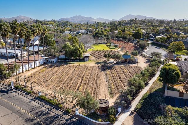 17617 Pomerado Rd 215, San Diego, CA 92128