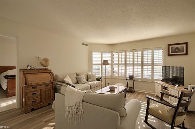 7501 River Rd Apt 4B, Newport News, VA 23607