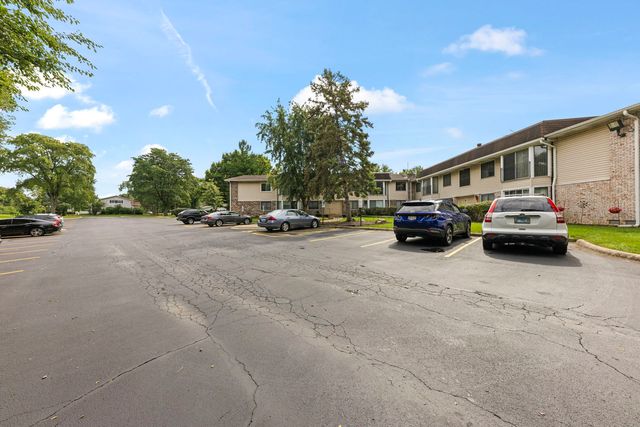 2640 Mitchell Drive 4, Woodridge, IL 60517