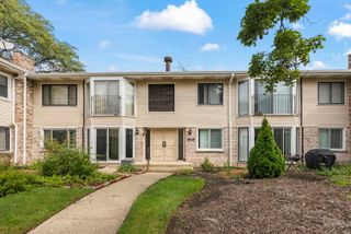 2640 Mitchell Drive 4, Woodridge, IL 60517