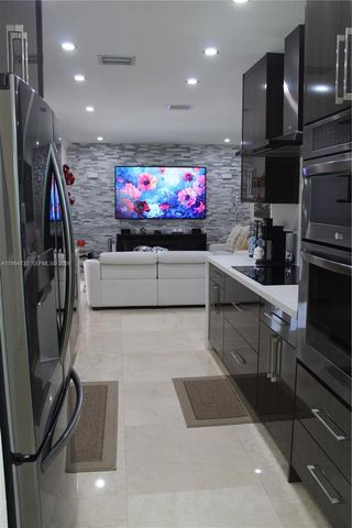 15580 SW 176th Ter, Miami, FL 33187