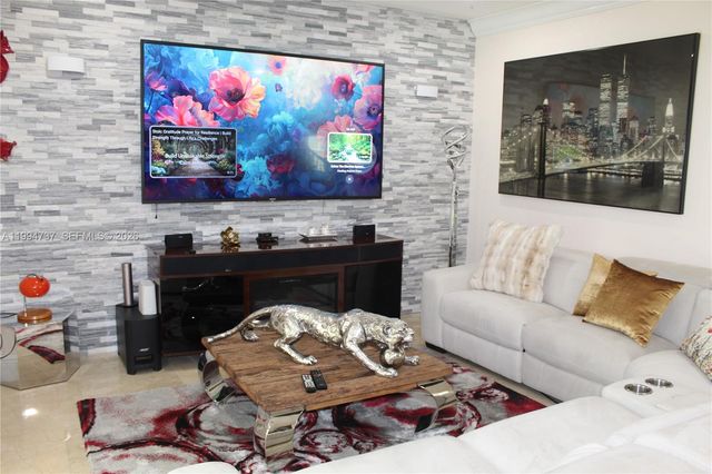 15580 SW 176th Ter, Miami, FL 33187