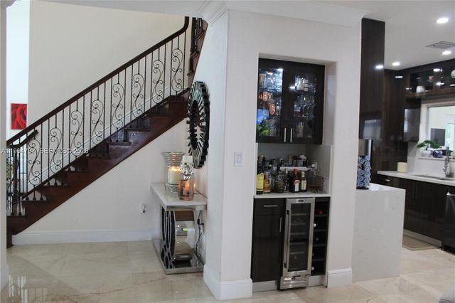 15580 SW 176th Ter, Miami, FL 33187