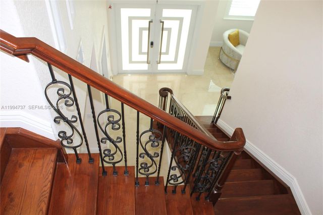 15580 SW 176th Ter, Miami, FL 33187